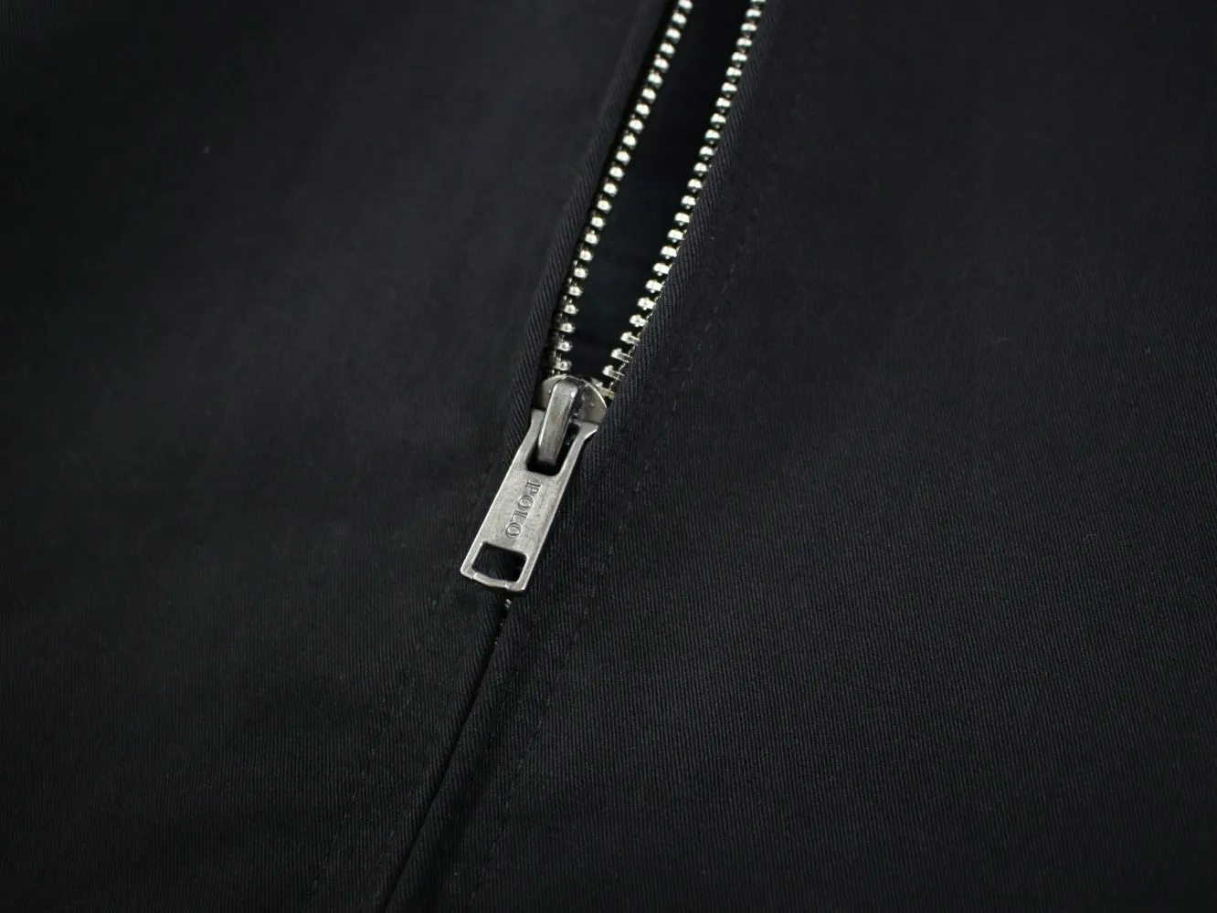 🅿️330 new model number: B12 Ralph Lauren's new 2024 classic old money style stand collar executive zipper jacket 1️⃣Selected from high-quality original developed pure cotton fabrics, with customized plaid lining inside, the overall wearing effect is very soft and comfortable, 2️⃣The workmanship details are perfectly controlled, the chest is exquisitely embroidered with small logos, and the dropped shoulders are made of splicing technology to create a unique design style that highlights your personality! The version is simple but not simple! 3️⃣ Complete with tag accessories, unisex design, and a very versatile jacket for men and women! Color: black, navy, khaki, green Size: S, M, L, XL